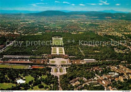 Wien Schloss Schoenbrunn Fliegeraufnahme