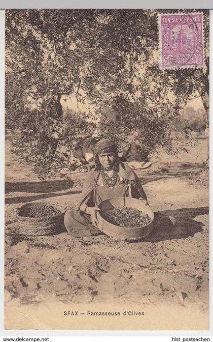 (32097) AK Sfax, Tunesien, Olivenernterin, 1930er