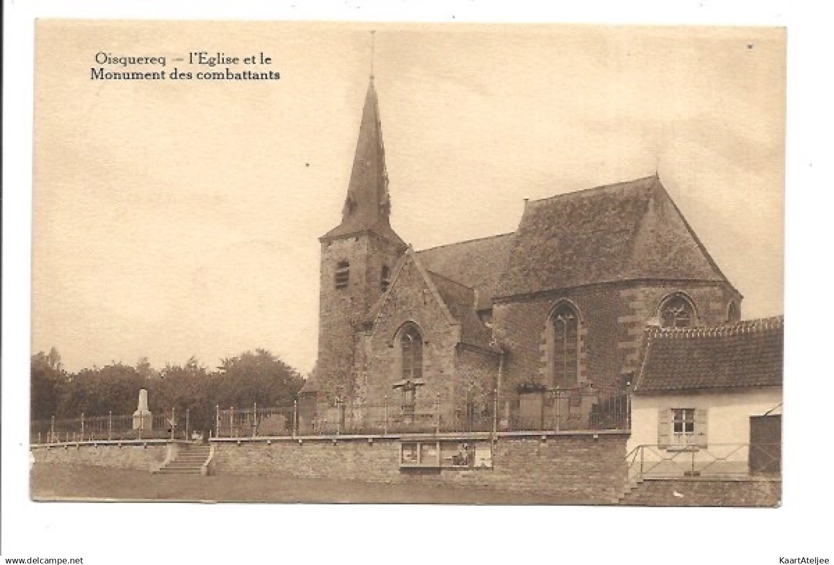 Oisquercq - L'Eglise et le Monument des combattants.
