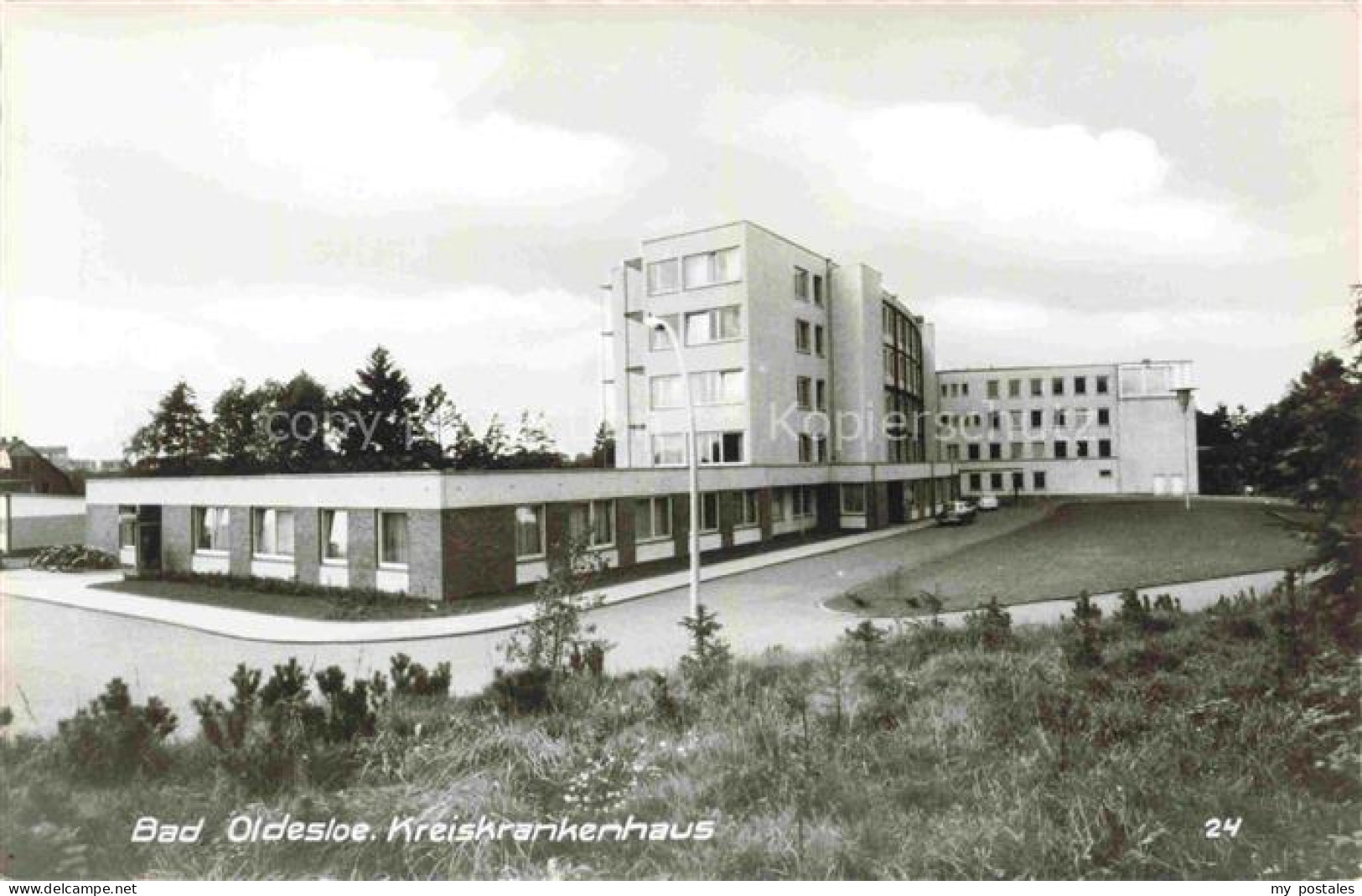 Oldesloe Bad Kreiskrankenhaus Krankenhausgebaeude Funktionalismus Parkplatz Baeu