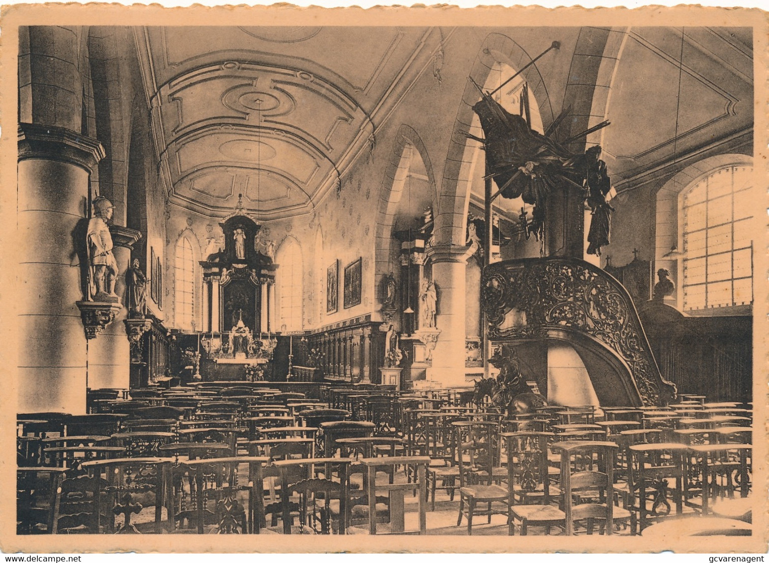 OLEN  INTERIEUR VAN DE SINT MARTINUSKERK MET MERKWAARDIGE PREDIKSTOEL      2 SCANS