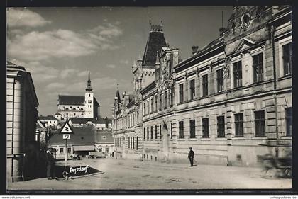 AK Poysdorf, Strassenpartie mit Kirche