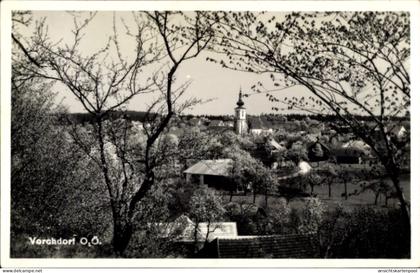 CPA Vorchdorf in Oberösterreich, Gesamtansicht, Kirchturm