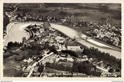 CPA Oberndorf an der Salzach bei Salzburg Österreich, Luftaufnahme von Salzach, Fluss, Brücke
