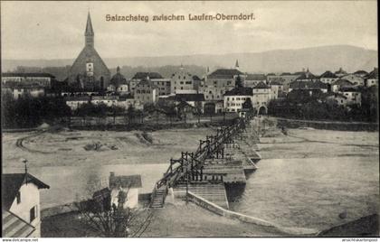 CPA Oberndorf bei Salzburg Österreich, Salzachsteg zwischen Laufen-Oberndorf