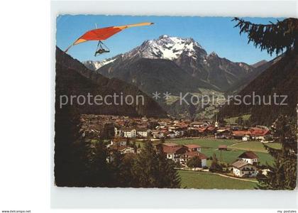 Mayrhofen Zillertal mit Gruenberg Drachenflieger