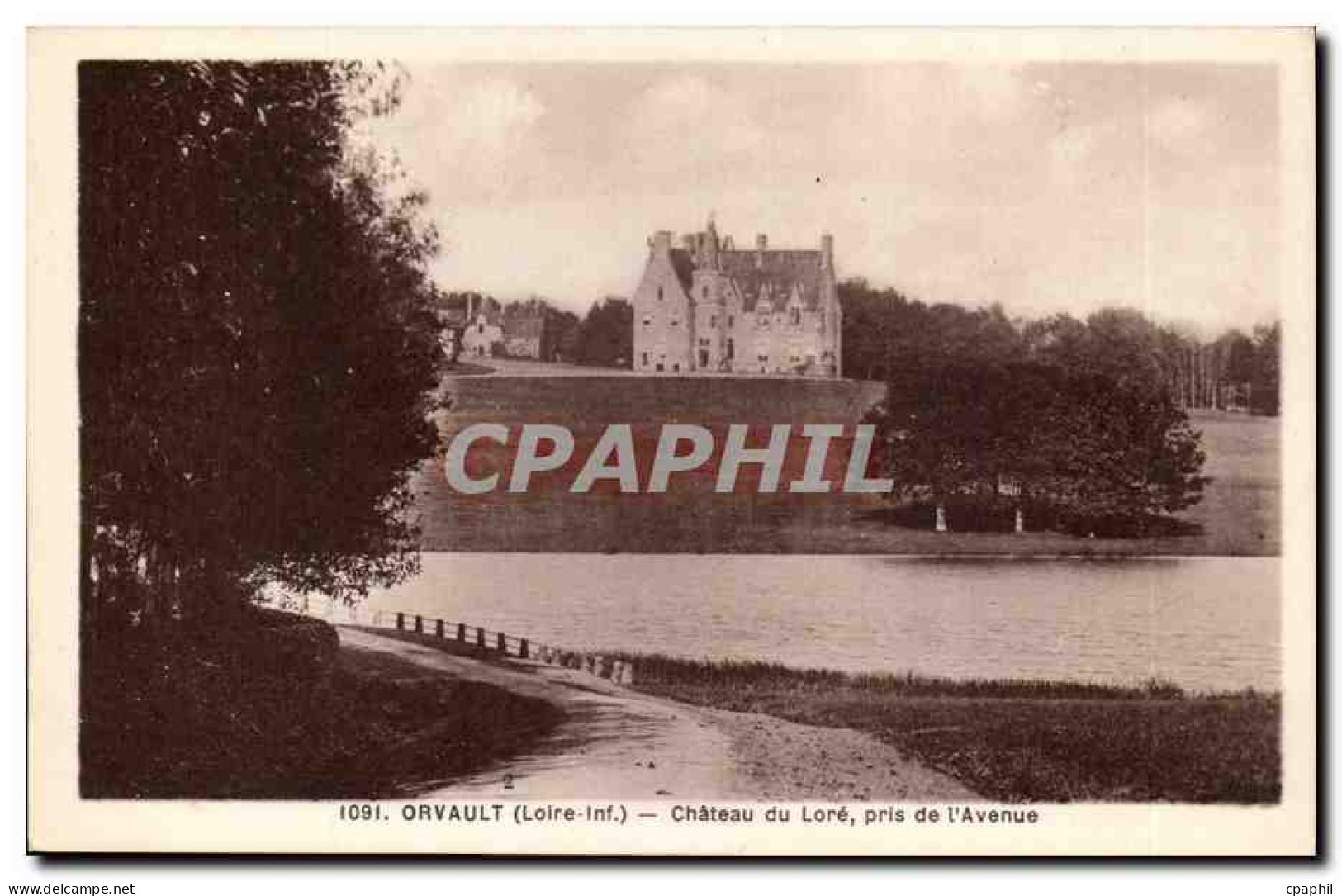 Orvault CPA Chateau du Lore pris de l avenue