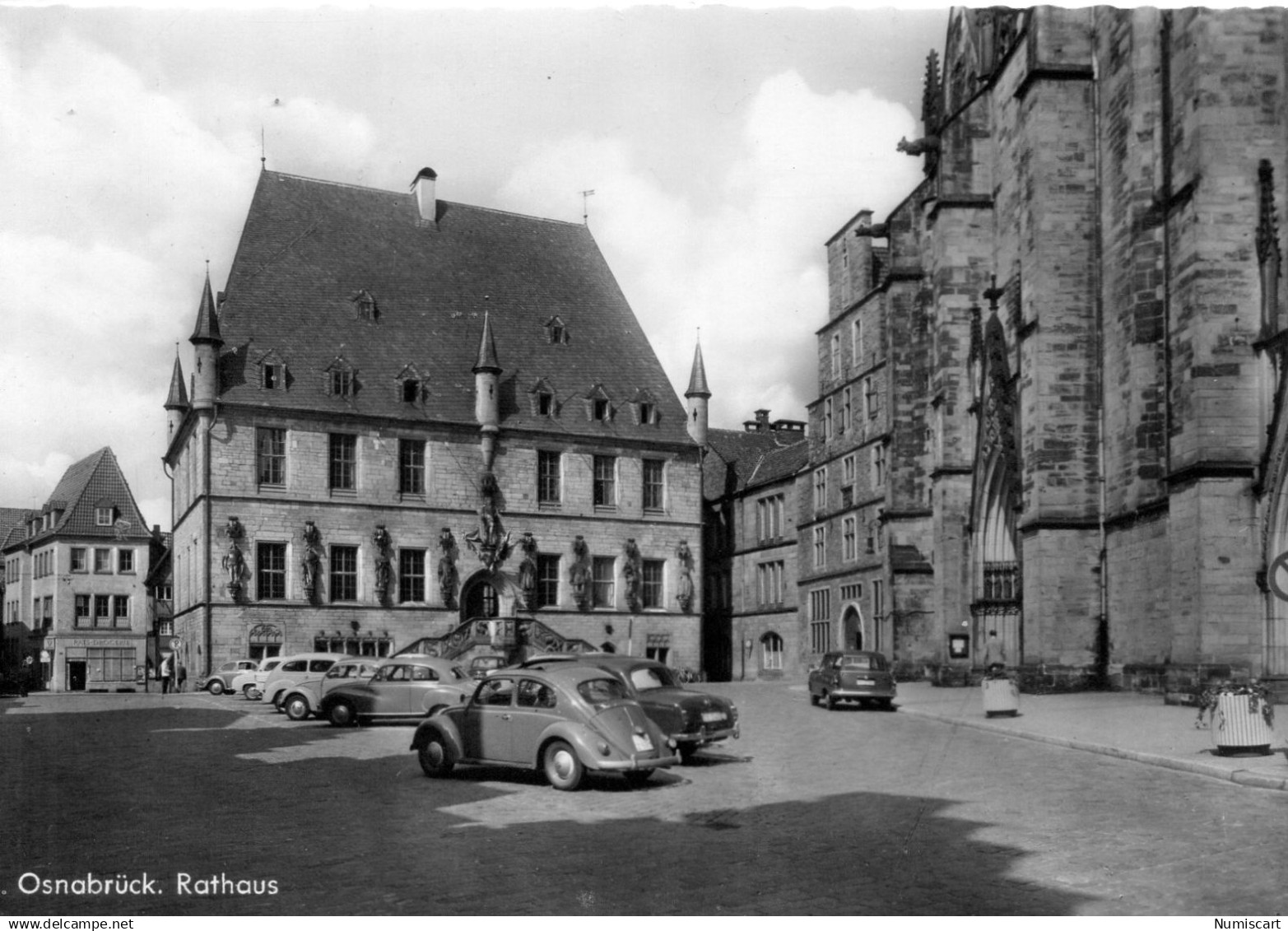 Osnabrück Rathaus belles voitures