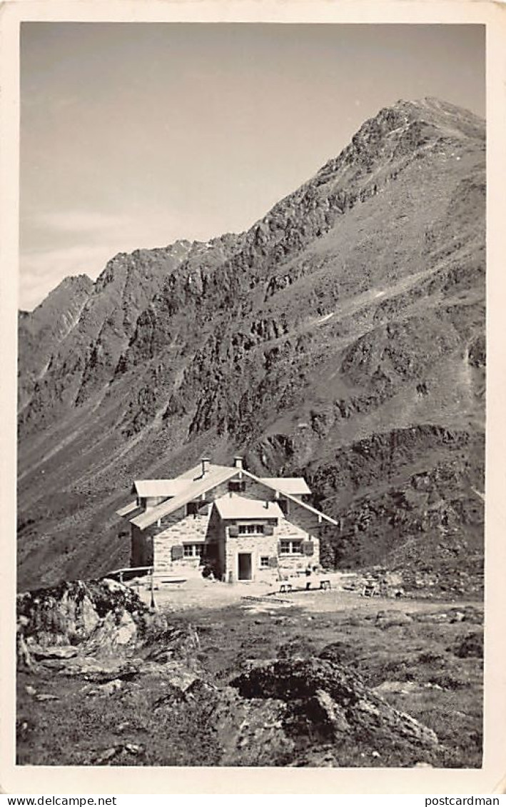 Österreich - Sellrein (T) Neue Pforzheimer Hütte im Sellrainer Gleirschtal gegen Lambsenspitze