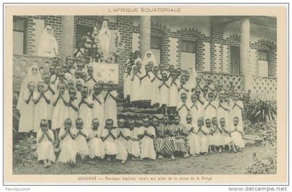 CPA OUGANDA - NOUVEAUX BAPTISES AUX PIEDS DE LA STATUE DE LA VIERGE