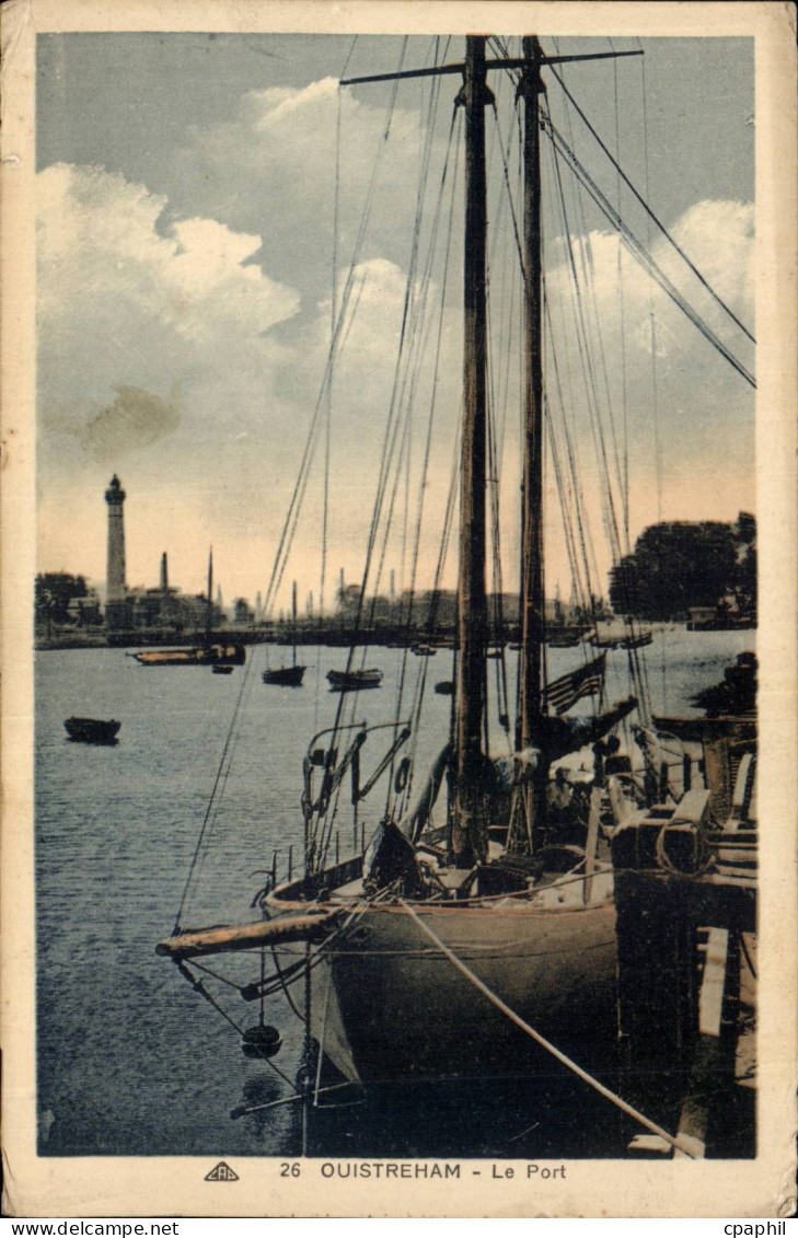 Ouistreham CPA Le port (bateau)