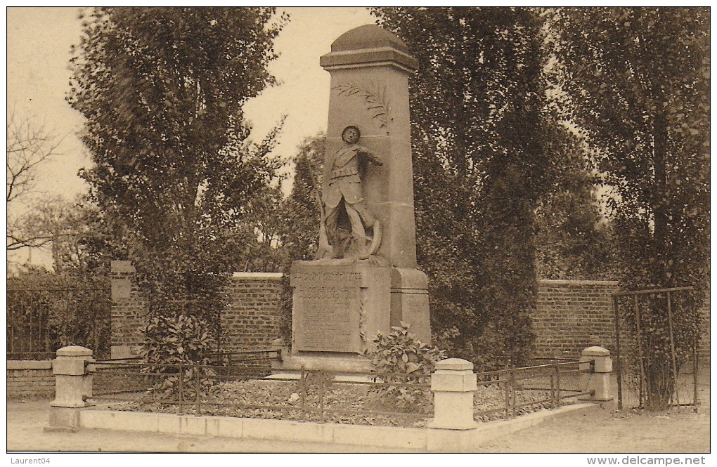 OUPEYE. VIVEGNIS.  LE MONUMENT AUX MORTS DE LA GRANDE GUERRE.