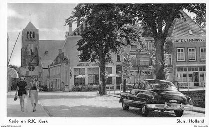 B627 Netherlands Sluis Kade en Kerk Church Sluis Car vintage postcard