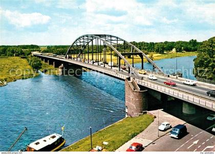Deventer Wilhelminabrug met Ijssel