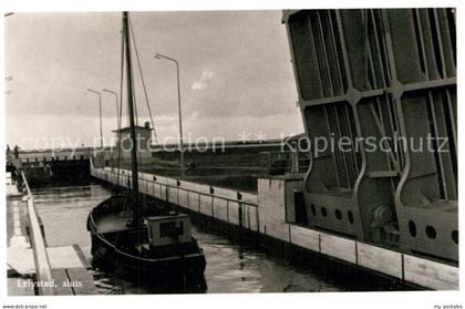 Lelystad Sluis Schleuse