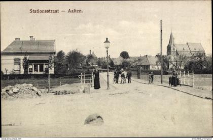 CPA Aalten Gelderland Niederlande, Stationsstraat