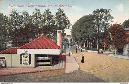 Nederland - HILVERSUM - Stationstraat met verkeershuis