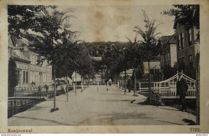 Tiel (Gld.)  Konijnenwal 1917 vlekken - roest puntjes