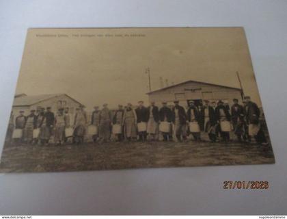 Vluchtoord Uden, het brengen van eten naar de eetzalen