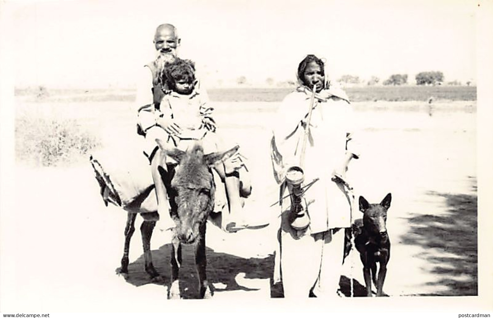 Pakistan - Family traveling - Publ. unknown