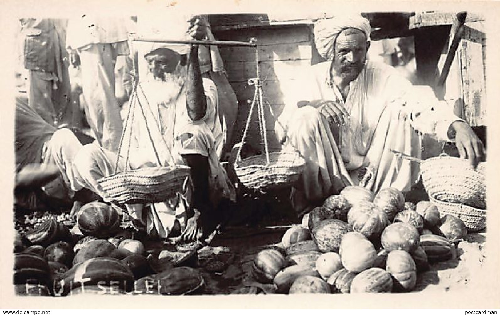 Pakistan - Fruit seller - REAL PHOTO - Publ. unknown