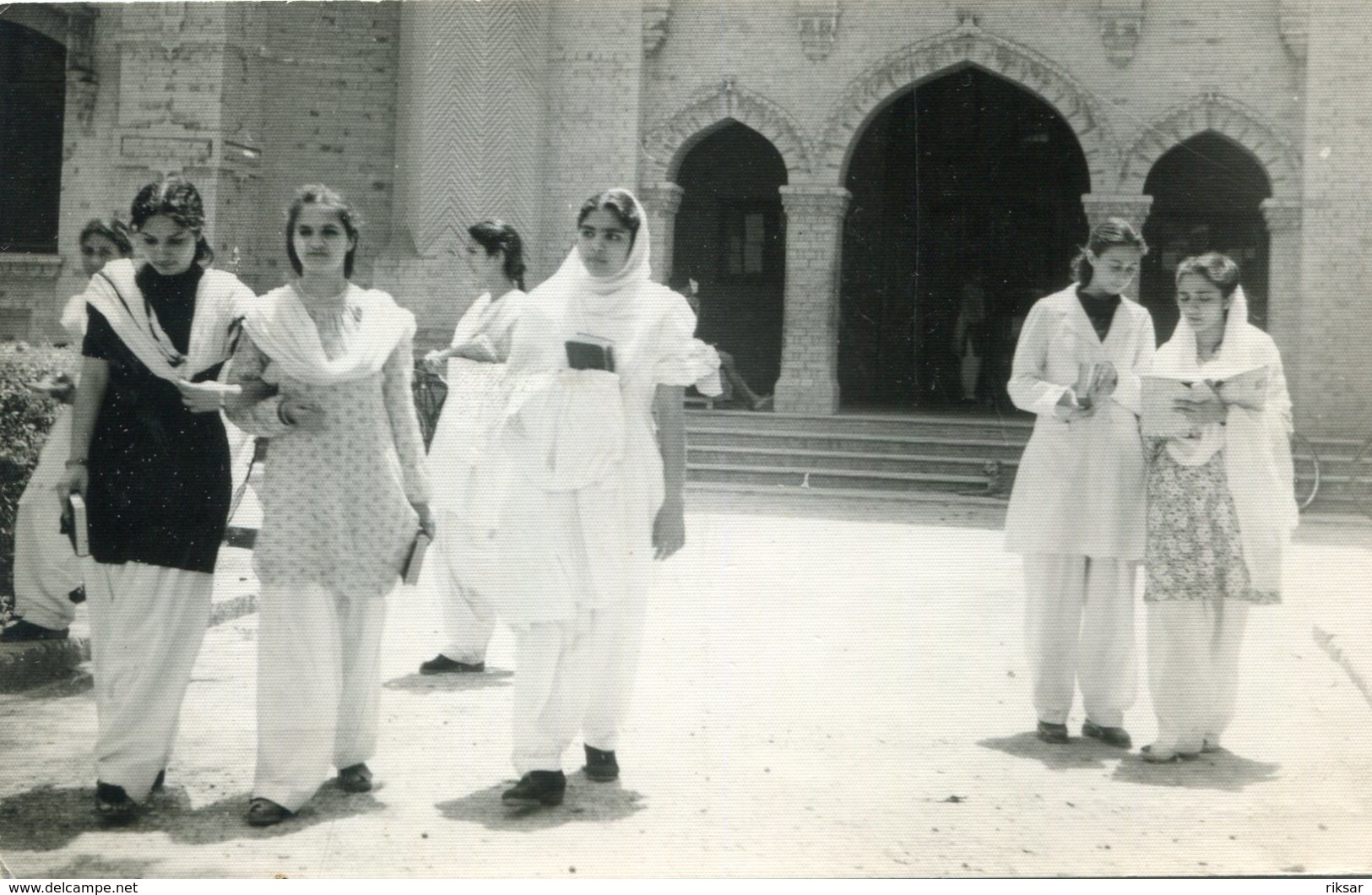 PAKISTAN(LAHORE) COLLEGE GIRL