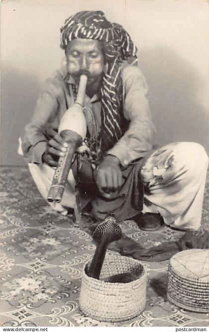 Pakistan - Snake charmer - REAL PHOTO - Publ. unknown