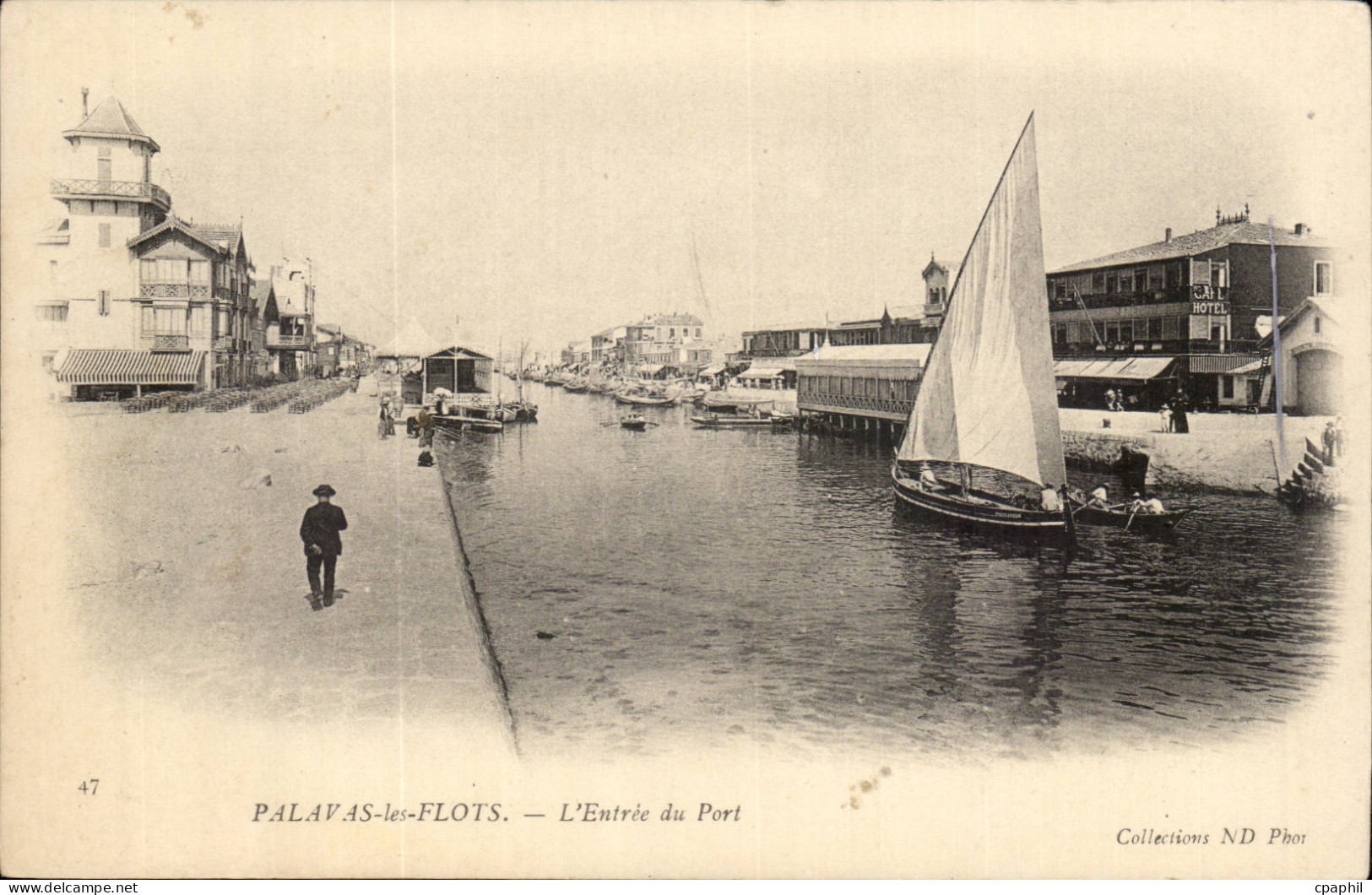 Palavas les flots CPA l'entree du port