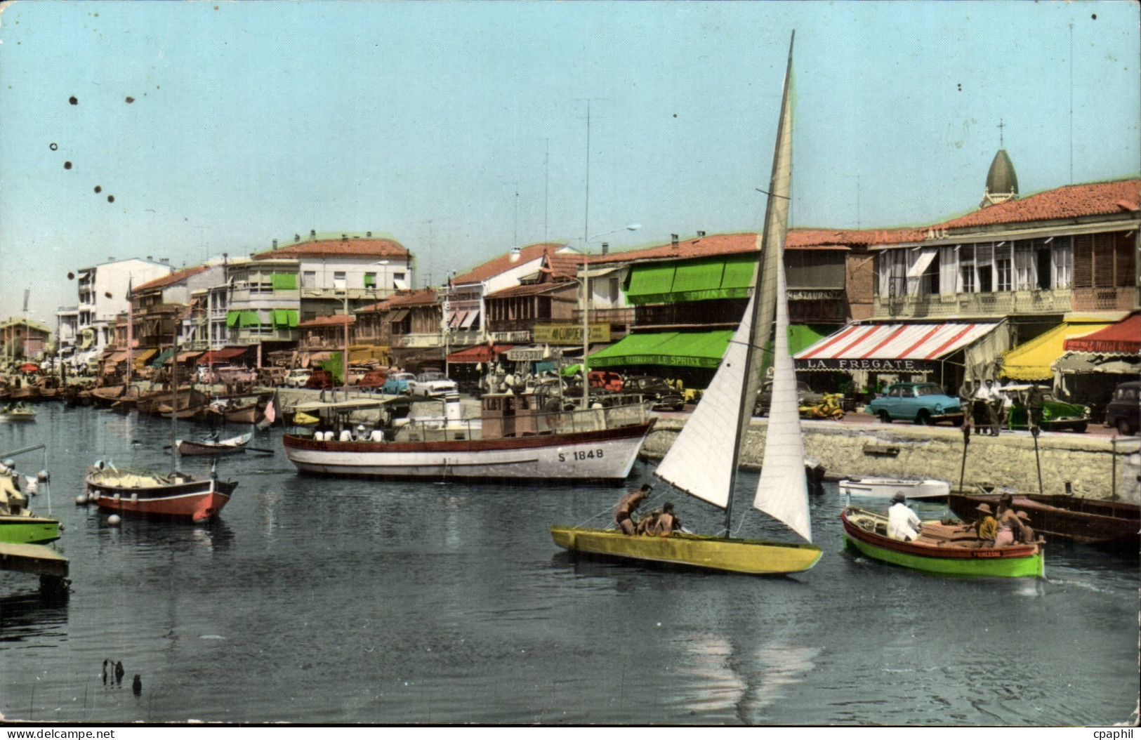 Palavas les Flots CPA le canal et les quais