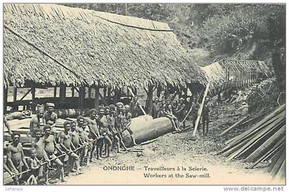 oceanie- ref 65- papouasie nouvelle guinée -travailleurs a la scierie -theme le bois -arbres -scieries -carte bon etat -