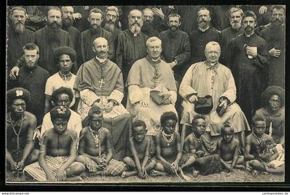 AK Yule / Papua-Neuguinea, Jubilé épiscopal de Mgr. de Boismenu, Missionare und Einheimische
