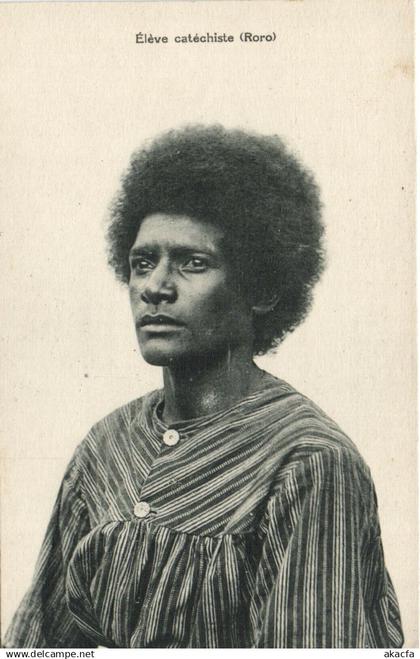 PC PAPUA NEW GUINEA, ÉLÉVE CATÉCHISTE, Vintage Postcard (b31454)