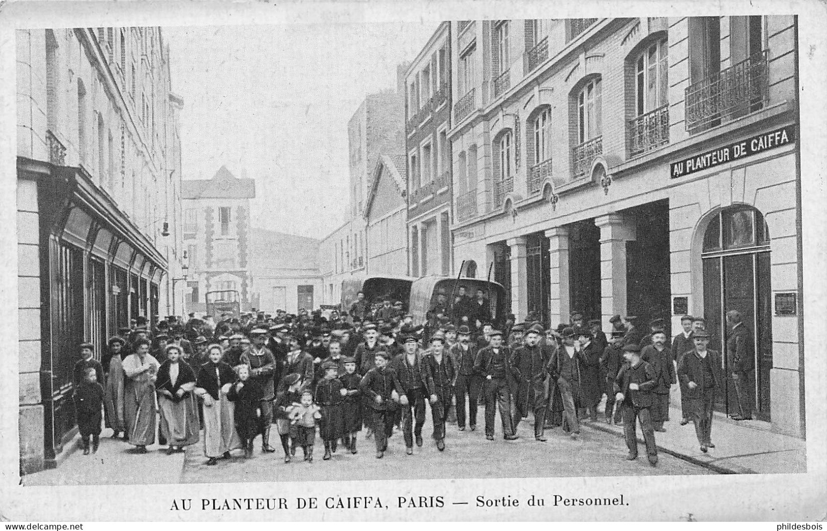 PARIS  14 arrondissement  " Au planteur de Caiffa "  sortie du personnel