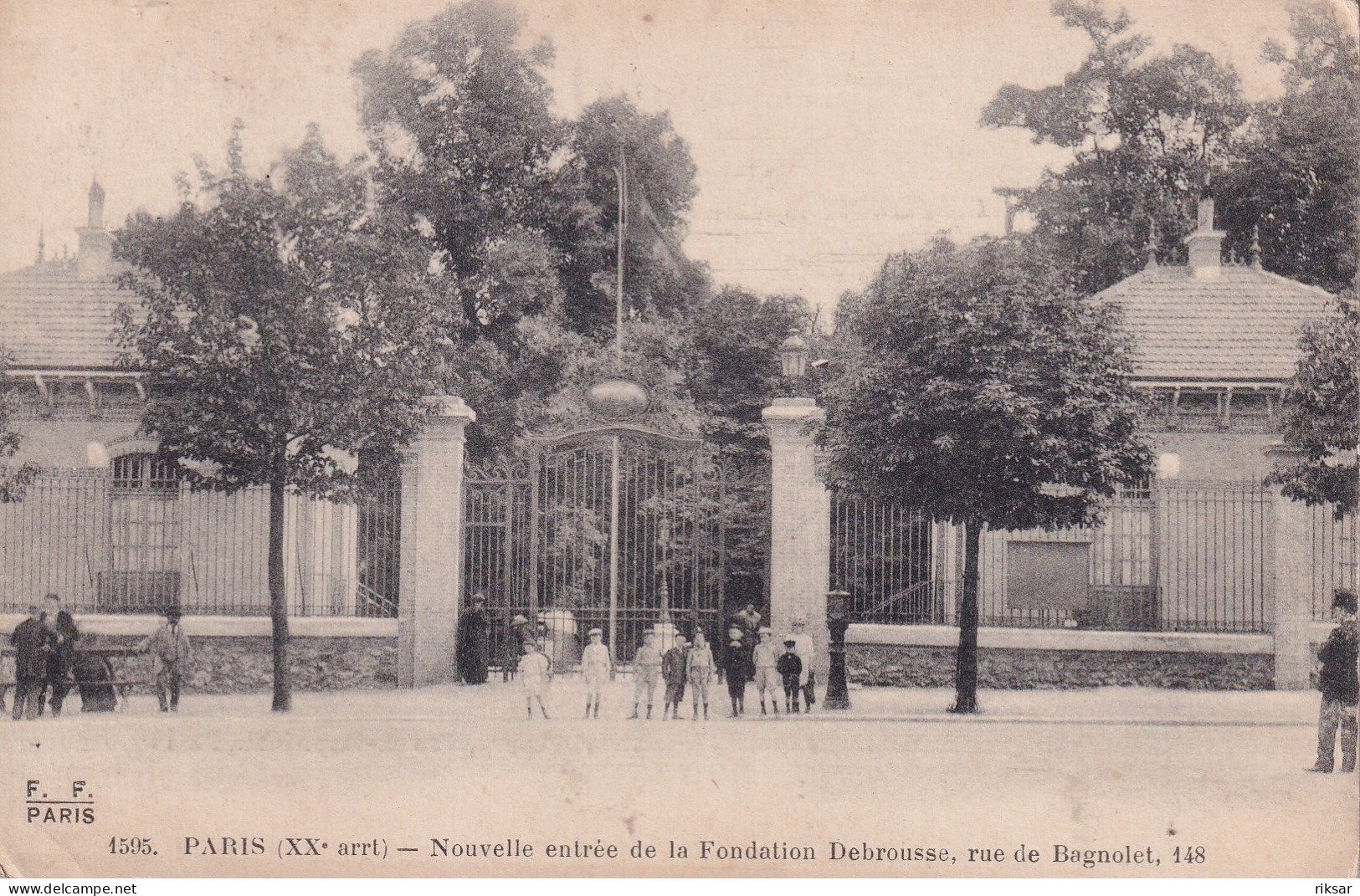 PARIS(20 em ARRONDISSEMENT) DEBROUSSE