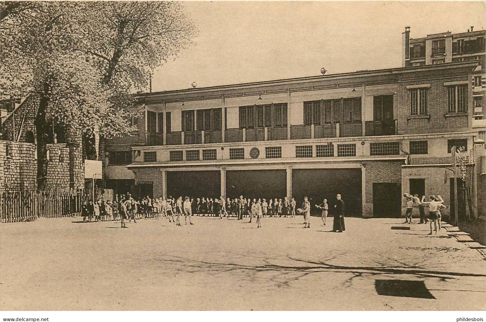 PARIS 20 eme arrondissement  LES OTAGES  rue Haxo  centre d'apostolat populaire