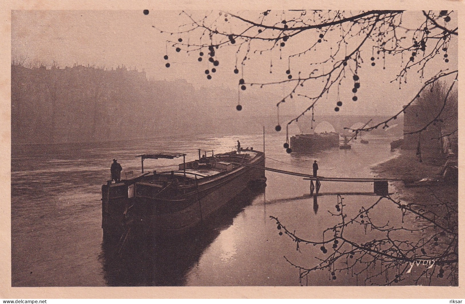 PARIS(BATEAU DE PENICHE)