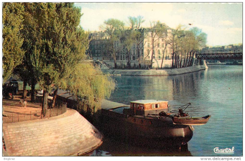 PARIS    BORDS DE SEINE   PENICHE