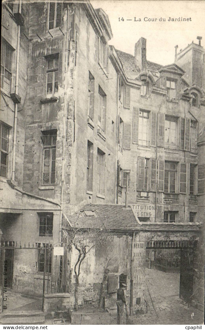 Paris CPA la cour du Jardinet