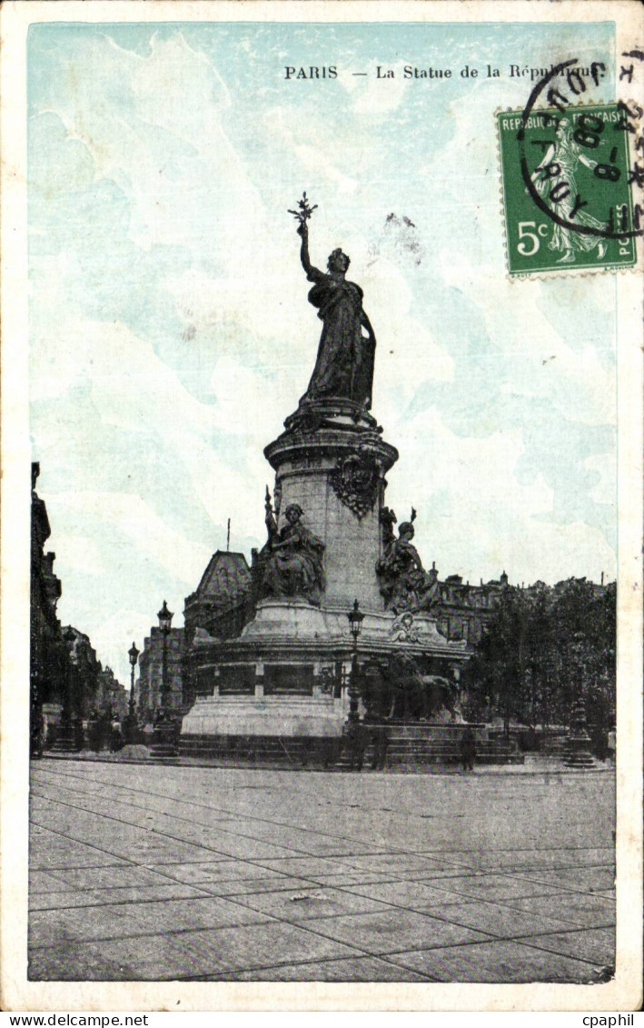Paris CPA La statue de la Republique