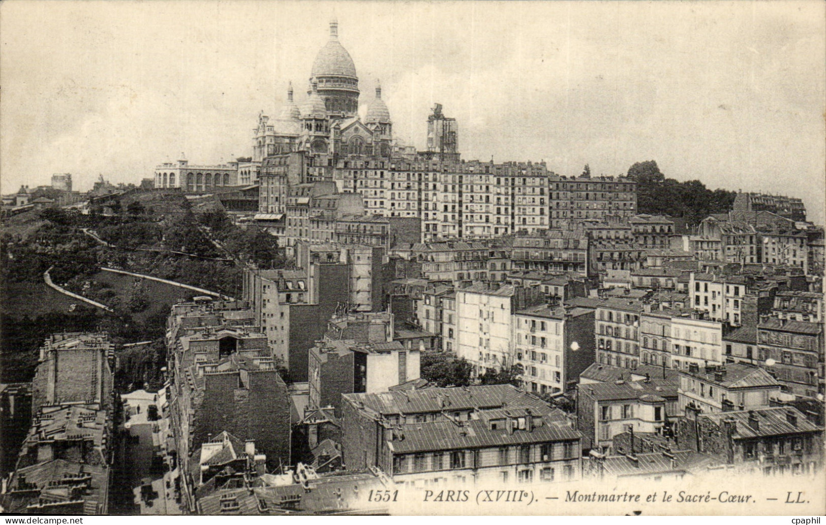 Paris CPA Montmartre et le SAcre Coeur