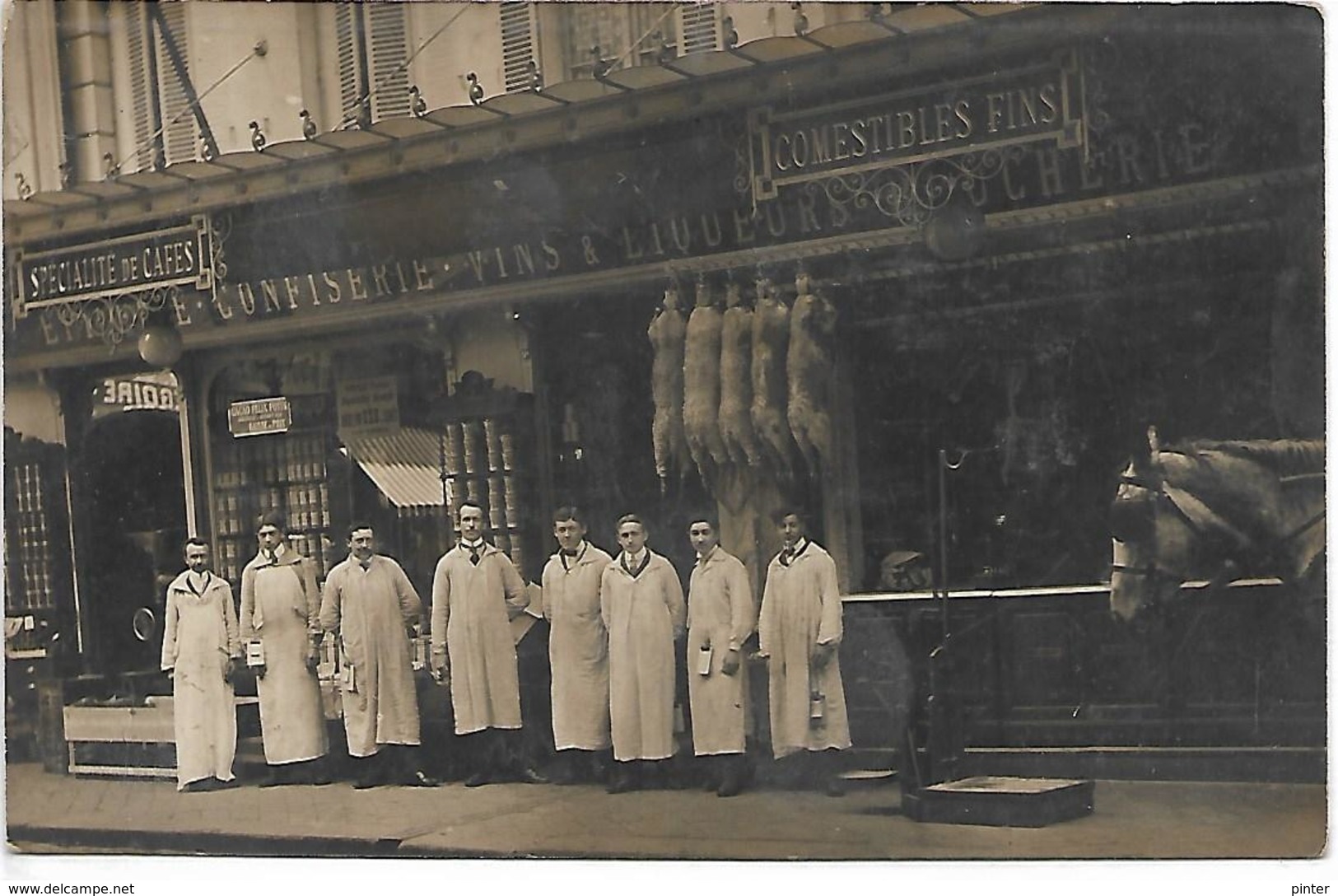 PARIS - Devanture de MAGASIN