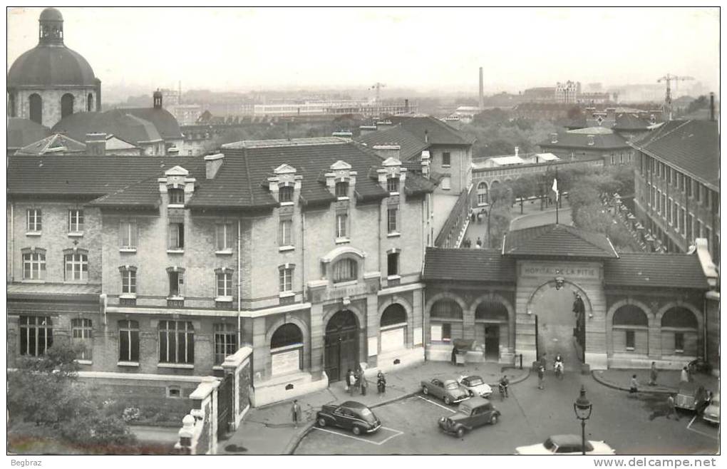 PARIS      ENTREE DE L HOPITAL DE LA PITIE