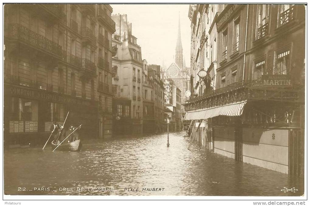 PARIS / INONDATIONS 1910 - Place Maubert