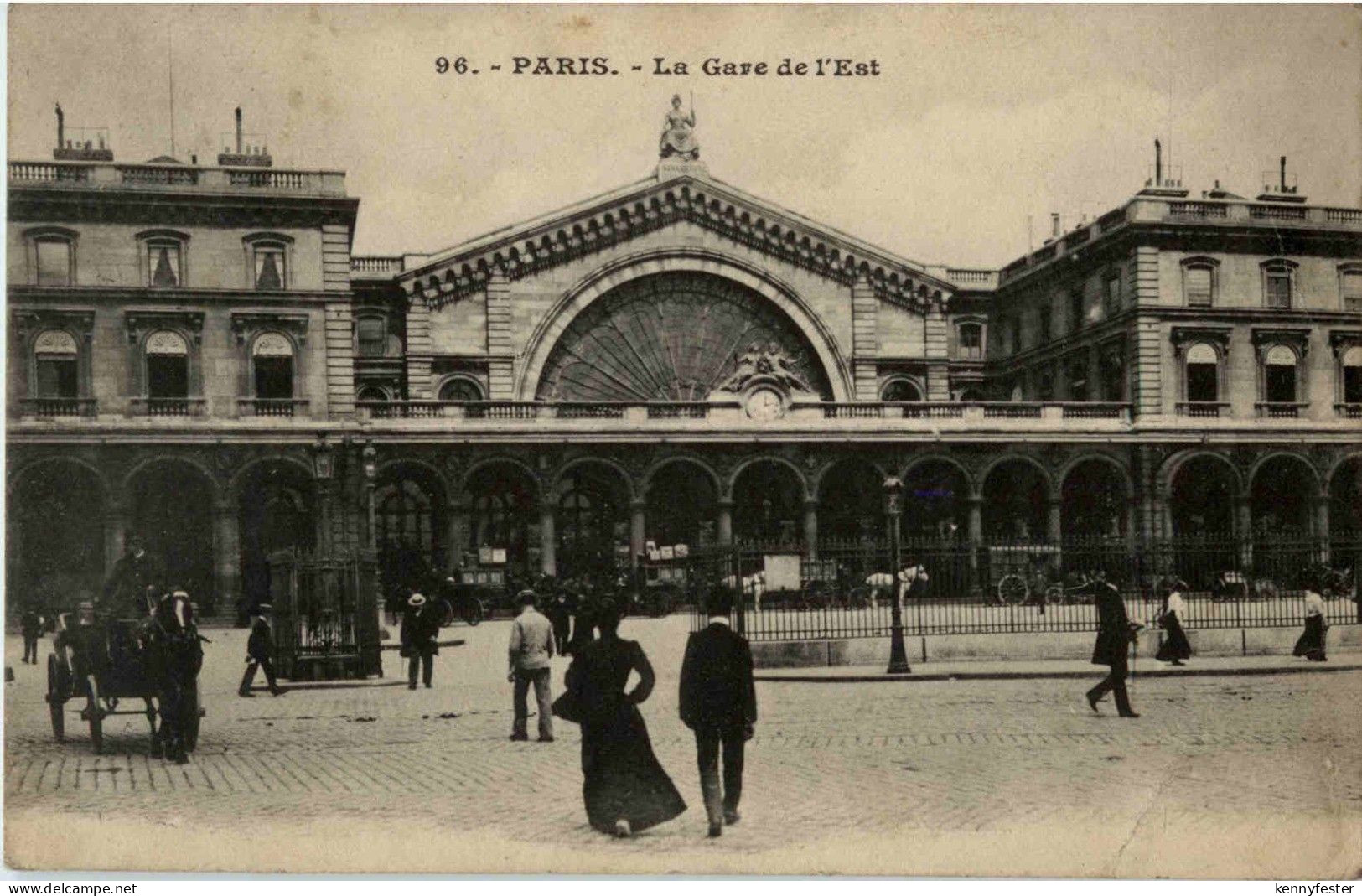 Paris - La Gare de l Est