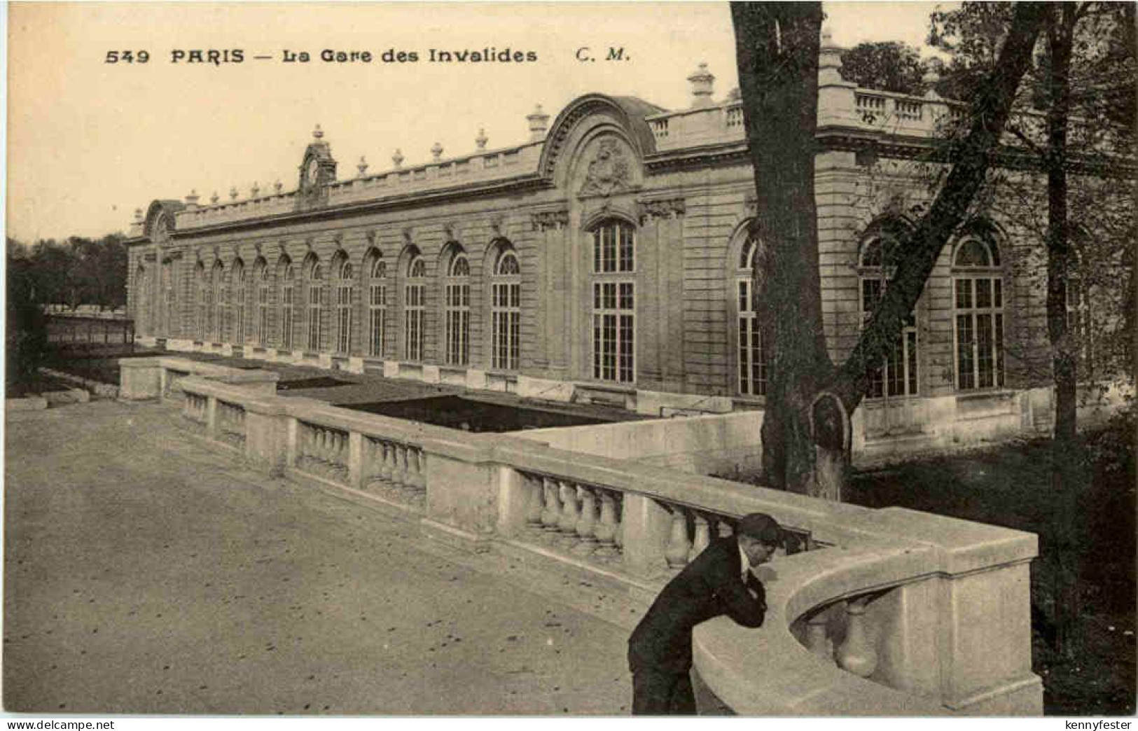 Paris -La Gare des Invalides