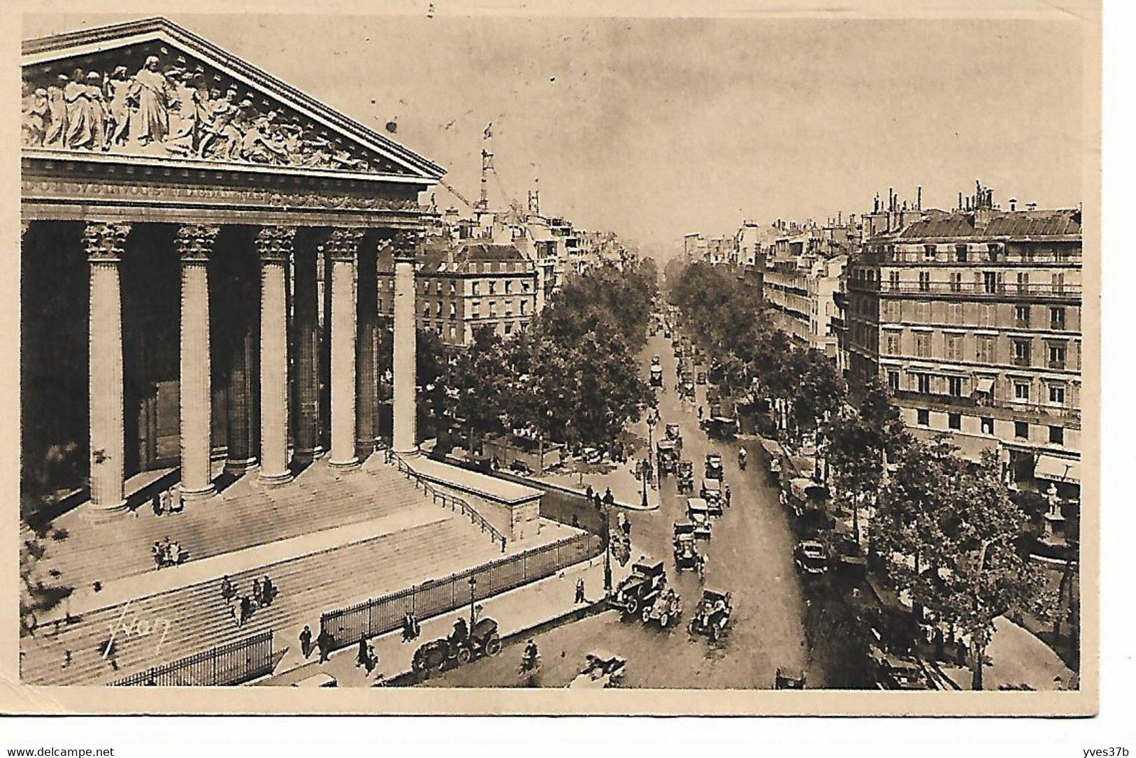 PARIS - La Madeleine et le Boulevard de la Madeleine