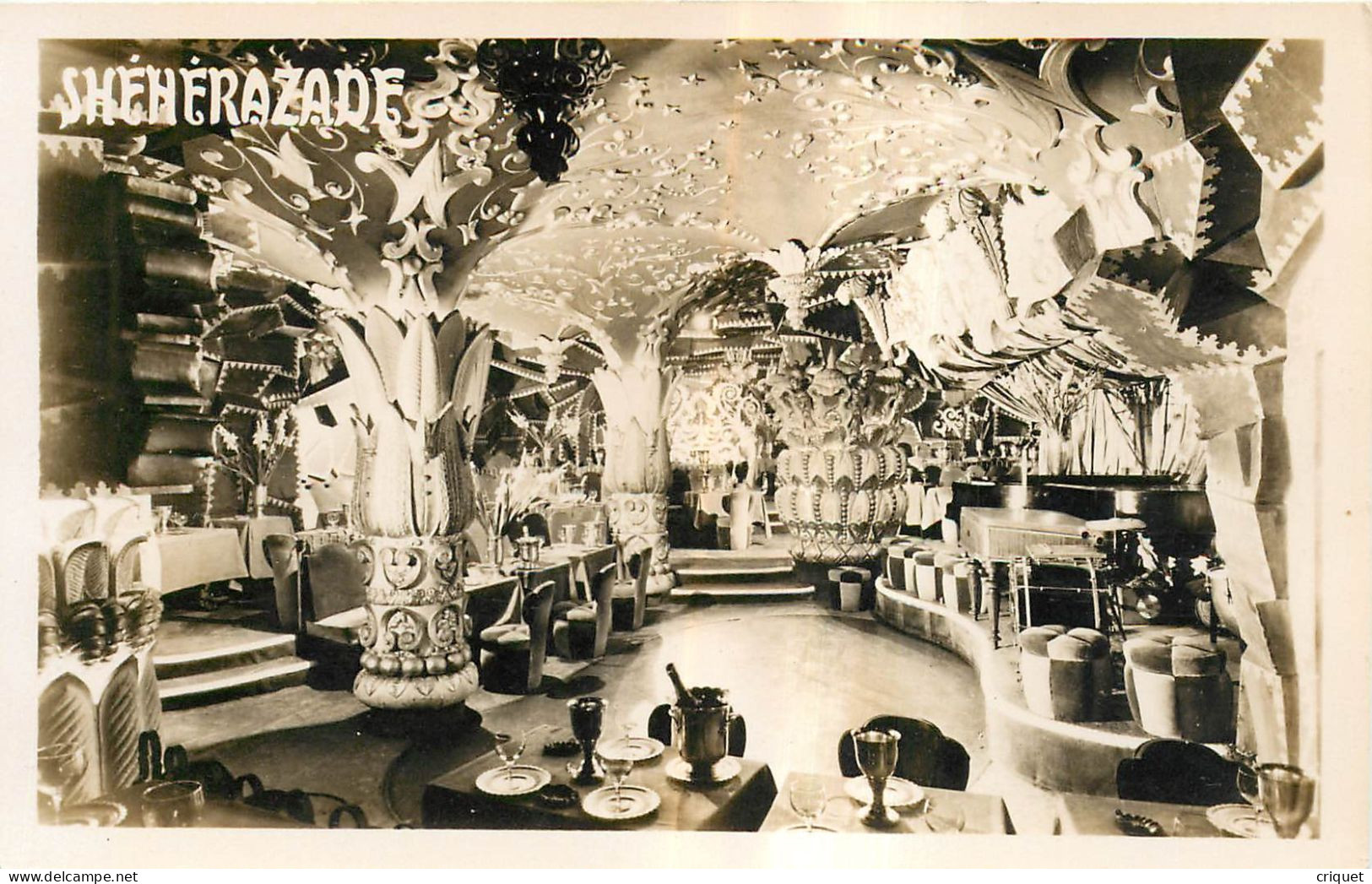 Paris , le Cabaret Tzigane Shéhérazade