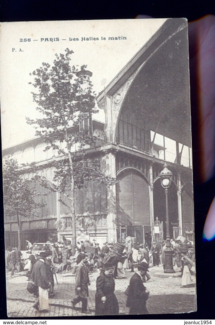 PARIS LES HALLES