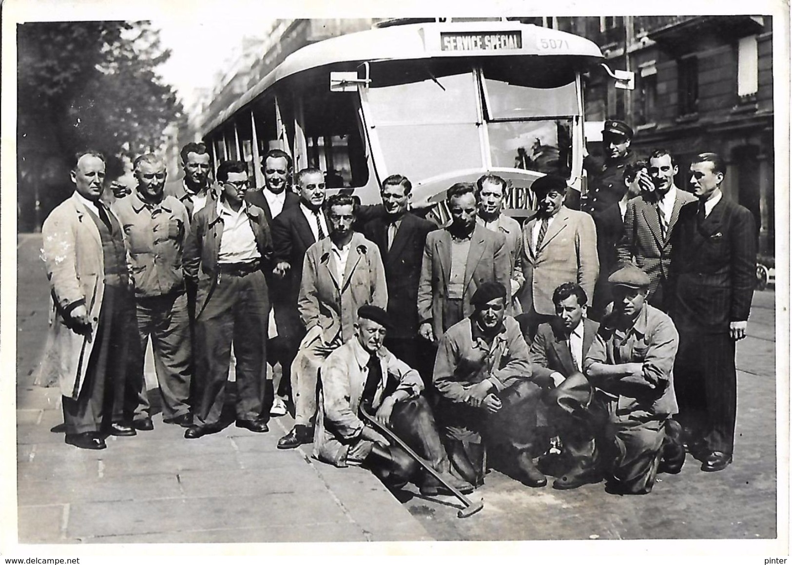 PARIS - METRO RATP - Groupe de personnes