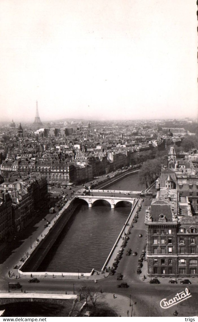 Paris - Panorama vu des Tours de Notre Dame